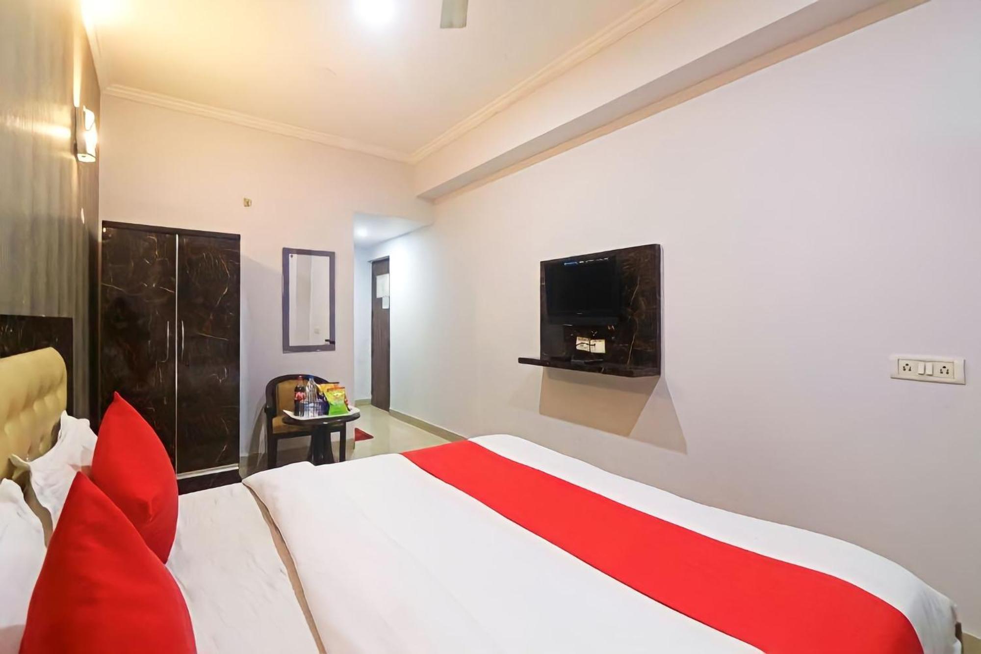 Samara Near Igi Airport Delhi 3* New Delhi